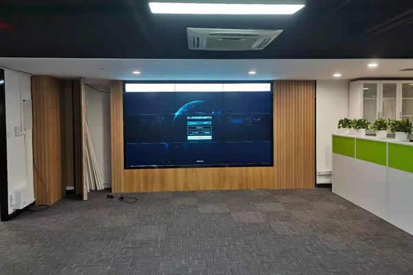 液晶拼接屏與OCB小間距LED顯示屏有什么區別？